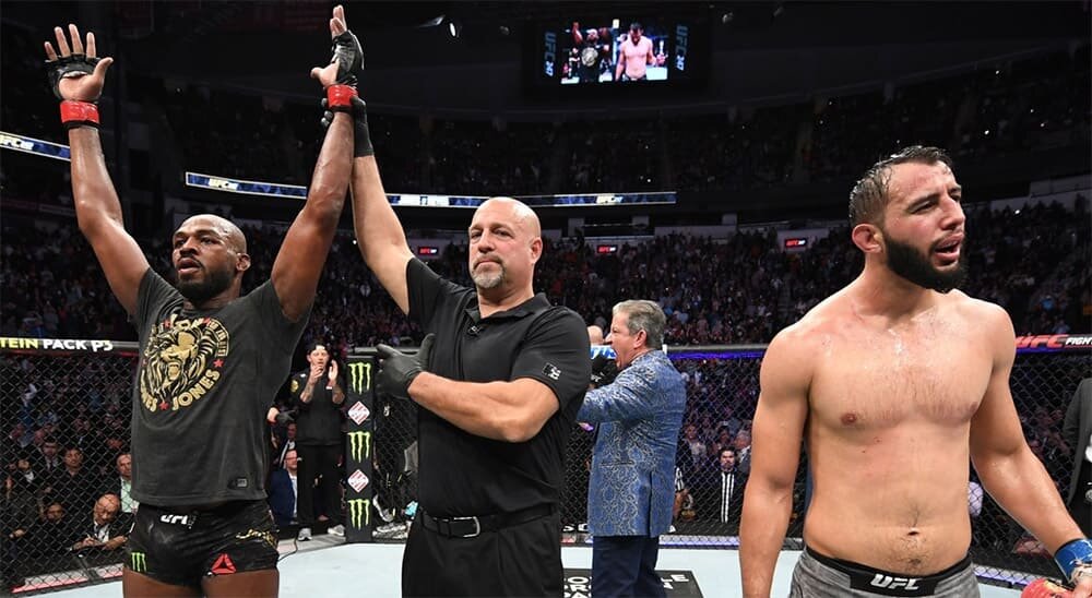 Jon jones ciryl gane. Джон джонс 2023. Джон джонс mma. Cejudo jon jones. Джон джонс против сирила гана.