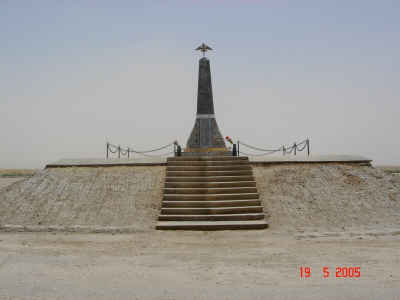 Памятник  на месте  гибели вертолета