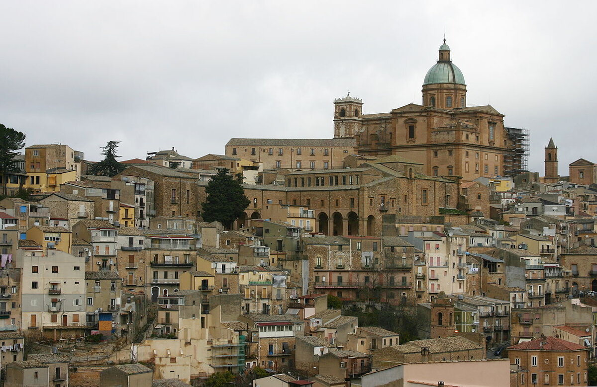 Автор: © José Luiz Bernardes Ribeiro, CC BY-SA 4.0, https://commons.wikimedia.org/w/index.php?curid=38656169