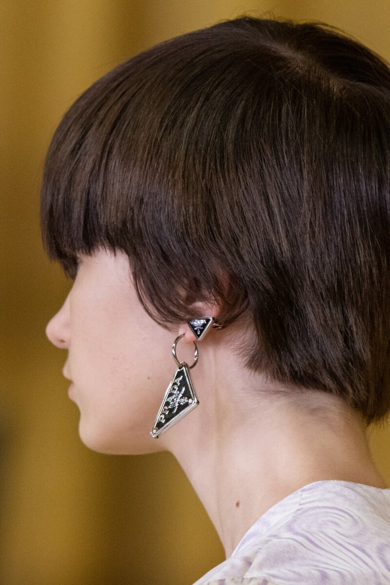 Prada (логотипы)