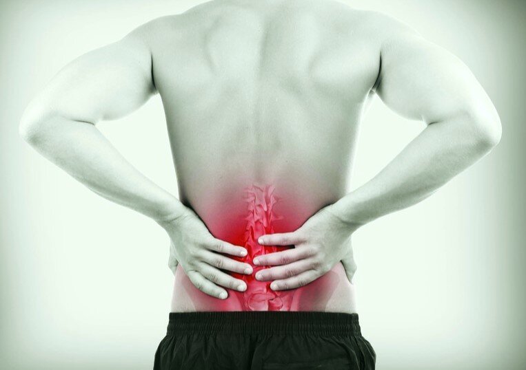 Боль в спине (фото из открытых источников)