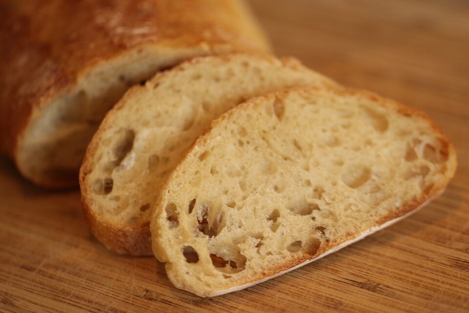 в свежем хлебе нет вредных веществ
