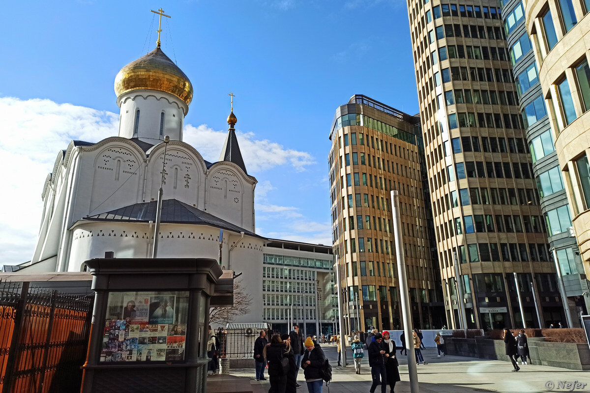 Московский белый. БЦ белая площадь Москва. БЦ белая площадь Церковь. Белорусская белая площадь. Церковь на белой площади белорусская.