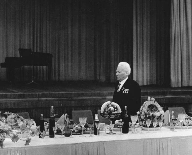 «В ожидании гостей». Первый официальный прием Константина Черненко
Дмитрий Бальтерманц, 1984 год, г. Москва, МАММ/МДФ.