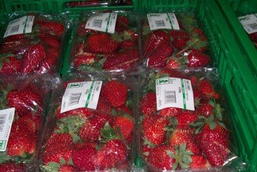 Клубника в магазинах