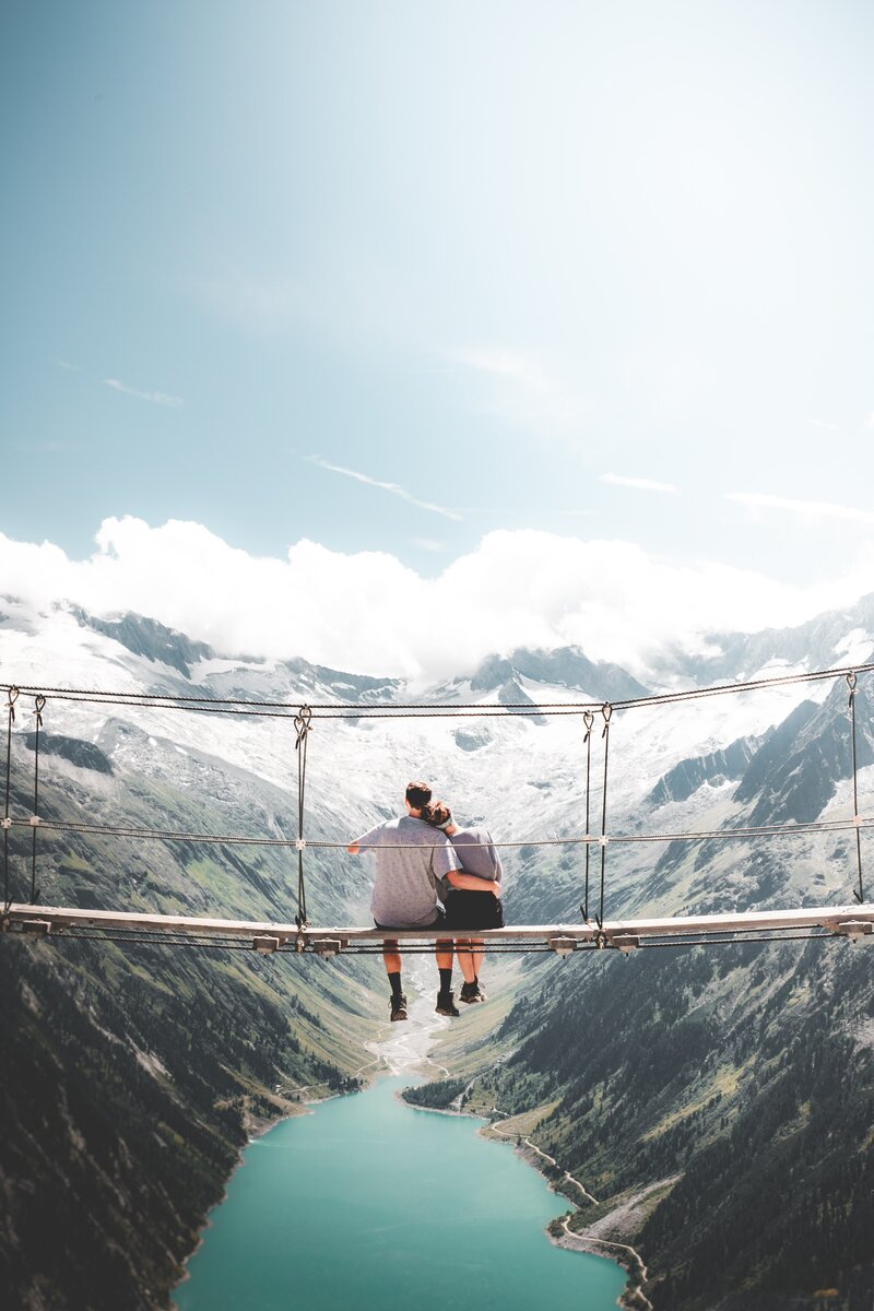 unsplash.com/@danieljschwarz