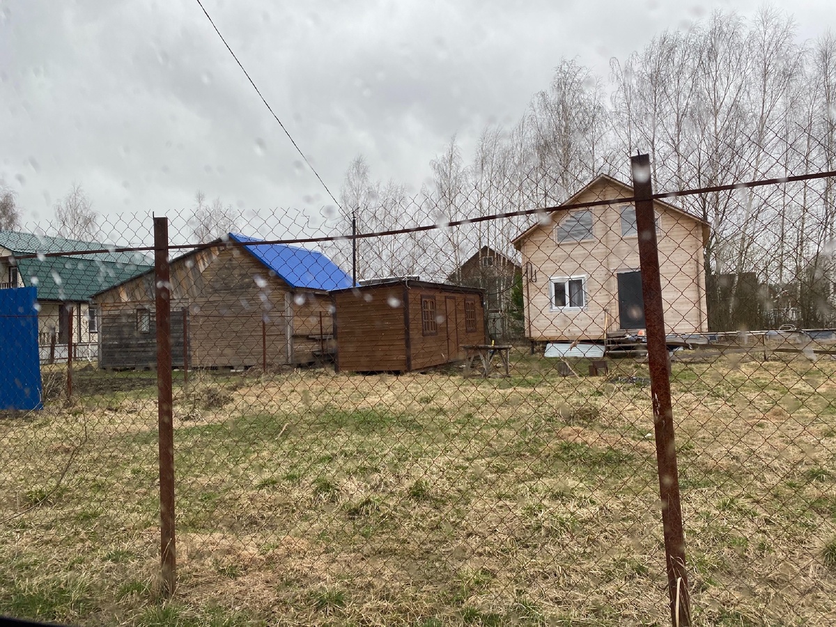 Уезжали уже по дождю