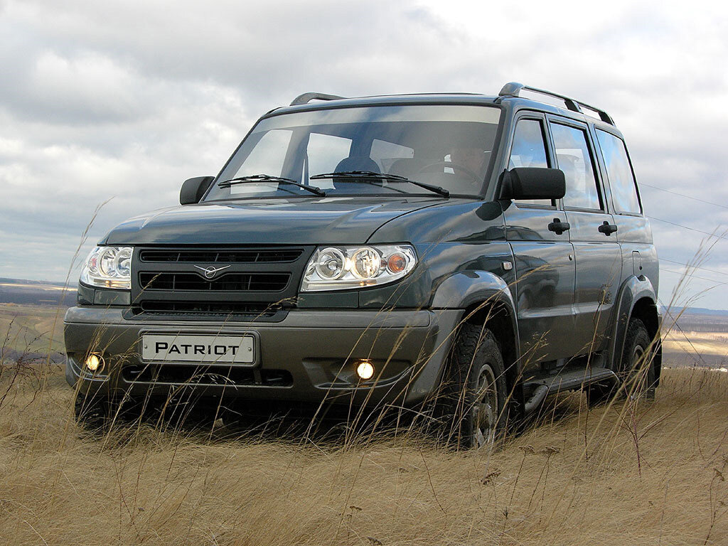 Так выглядел УАЗ Патриот, когда только появился в 2005 году.