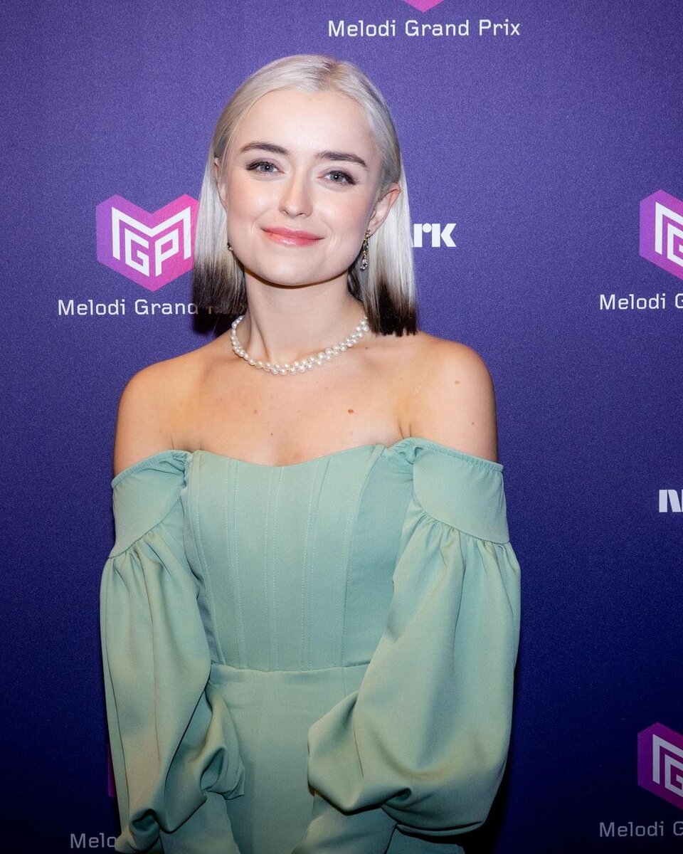 Elsie Bayhttps://www.instagram.com/iamelsiebay/ 