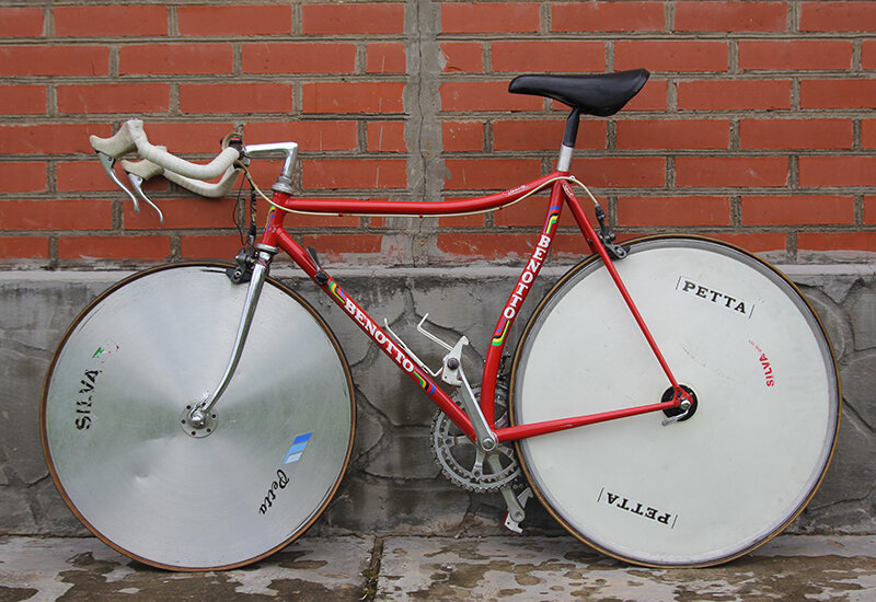 Велосипед для шоссейных гонок на время с раздельным стартом - Benotto Crono 1987 года. Из коллекции Веломузея Андрея Мятиева.