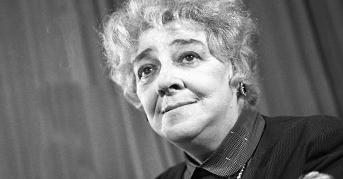 Фаина Раневская никогда не была моим кумиром. Дело в том, что она была человеком совершенно другой эпохи. Я не смотрел ни одного фильма, в котором она снималась, не видел её выступлений в театре.-8