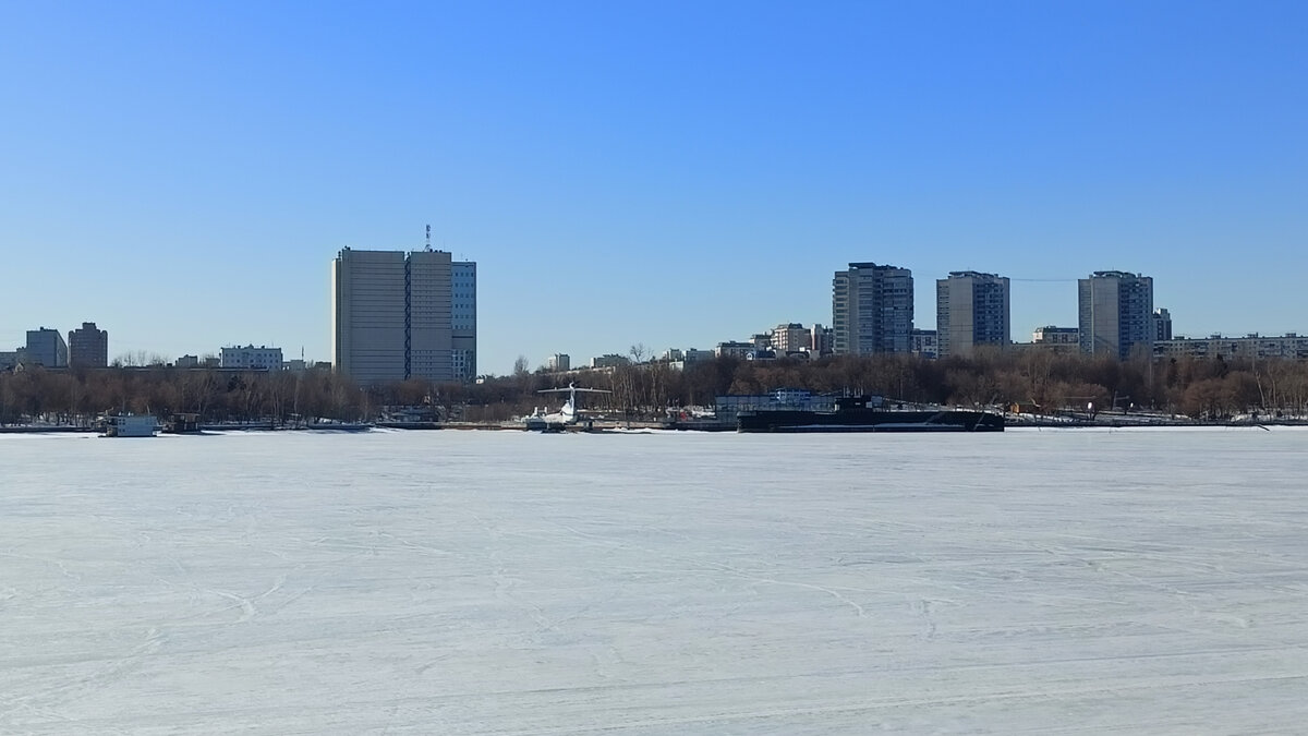 ВЕСНА все-таки пришла в парк Северного Речного вокзала (Москва) –  рассказываю почему стоит здесь «позагорать» | Куда? Подальше! | Дзен