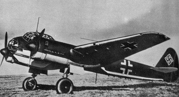 Бомбардировщик Ju 88 https://ru.wikipedia.org/wiki/Junkers_Ju_88