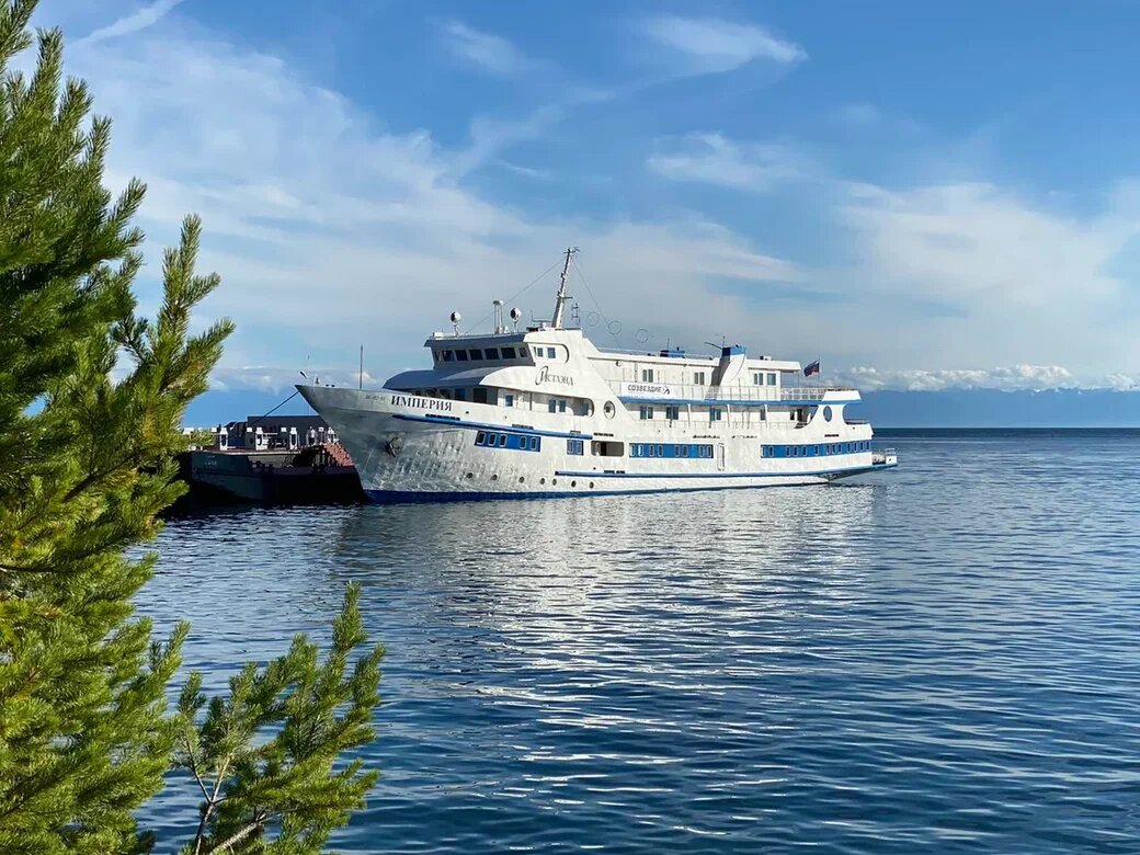 теплоход империя байкал круиз. байкальский криз бассейн. листвянка теплоход империя. круиз на теплоходе по байкалу 2024. круиз на теплоходе по байкалу 2024.