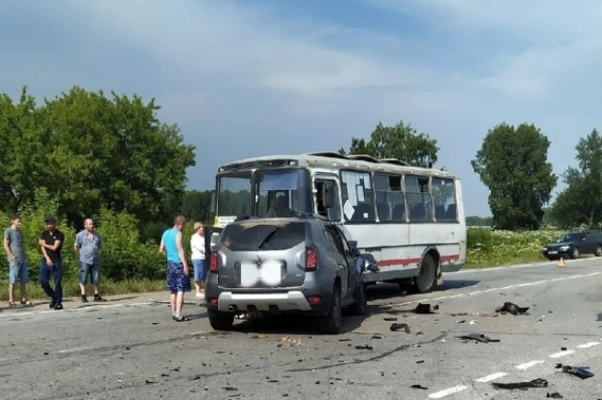 В момент аварии на трассе Кунгур-Соликамск в автобусе находились 15 человек  | АиФ–Пермь | Дзен