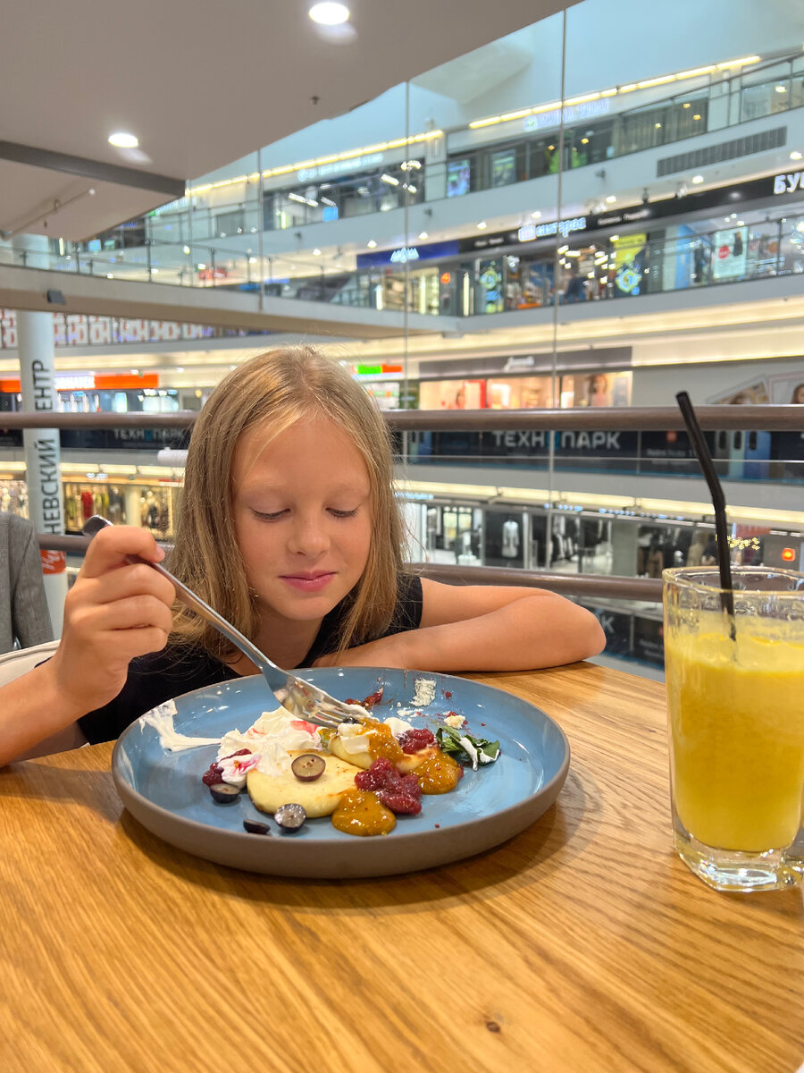 Люблю со старшей дочкой завтракать в кафе «забыли сахар». Все очень вкусно и полезно!