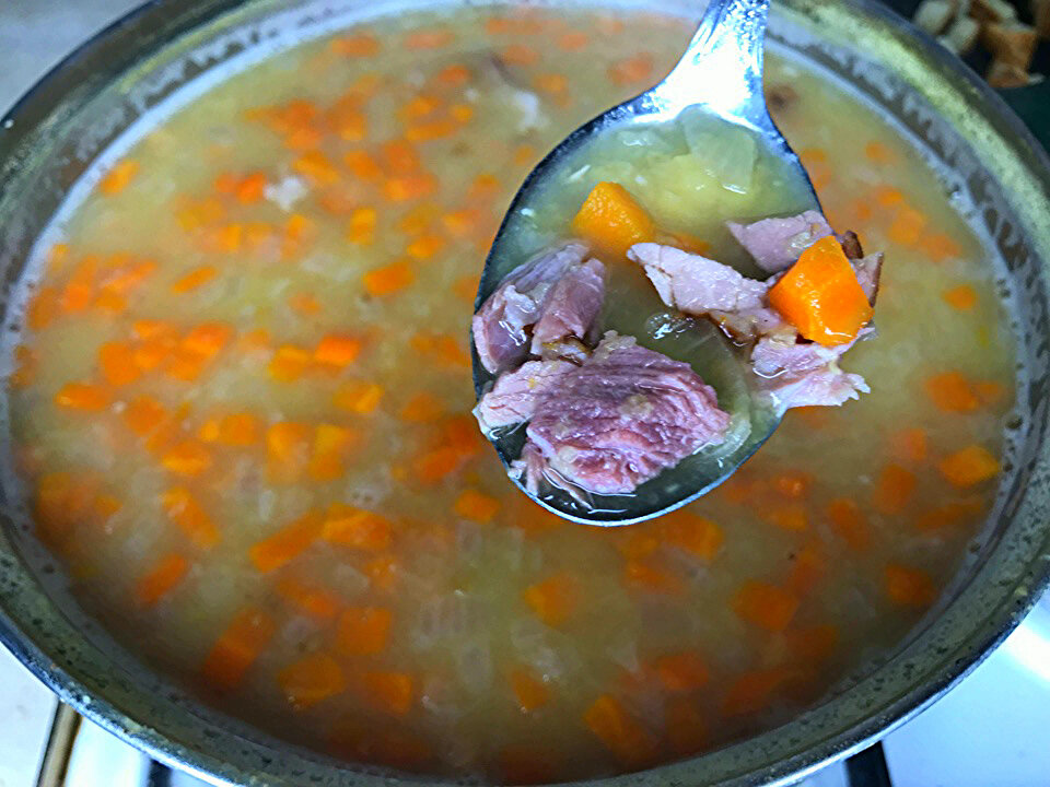 Гороховый суп с мясом: как приготовить вкусное первое блюдо