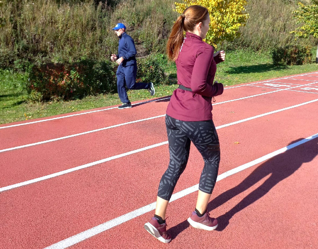 Фото мое, для алгоритмов Дзена. Бегущий мужчина другой, не персонаж истории