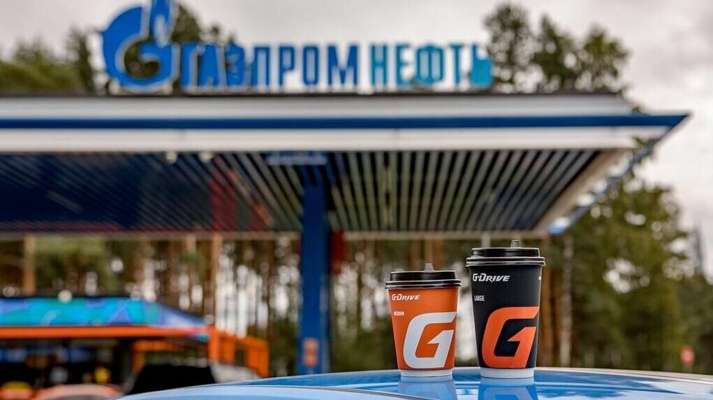     С 1 декабря 2022 года по 31 января 2023 года на АЗС сети «Газпромнефть» в центральном регионе и на юге России при заправке бензином и СУГ от 30 литров скидка составит 1 рубль с каждого литра. В других регионах страны достаточно заправиться от 25 литров для получения такой выгоды.