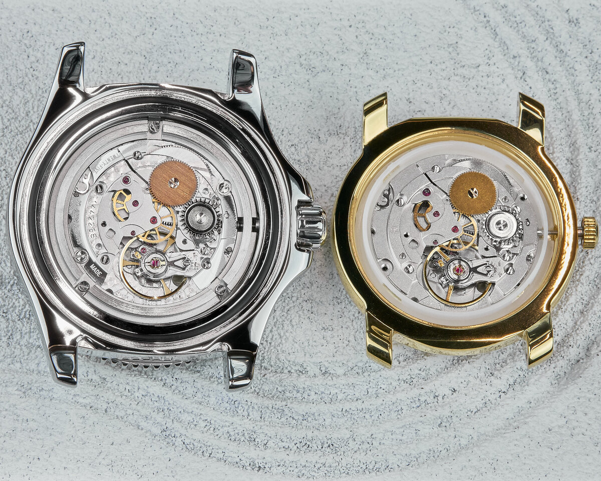 Калибр Breitling ETA 2824-2 градации Chronometer (слева) и калибр Philip Laurence ETA 2824-2 градации Standard (справа).