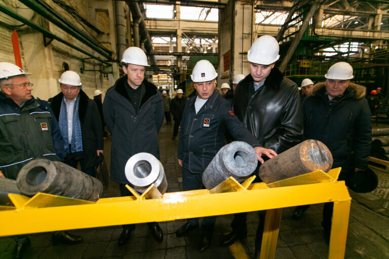    Зампредседателя Правительства РФ Денис Мантуров посетил производственные площадки Орска Марина Шарт