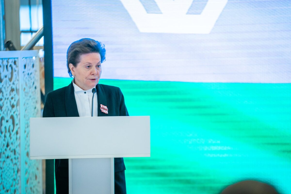     В День героев Отечества Наталья Комарова встретилась с участниками боевых действий, их родственниками и общественными деятелями