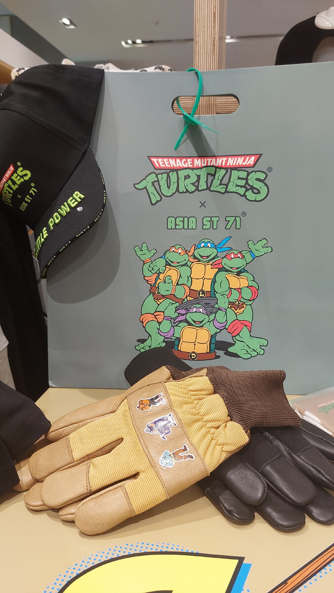 Кепка и перчатки с черепашками ниндзя российского бренда ASIA ST 71.