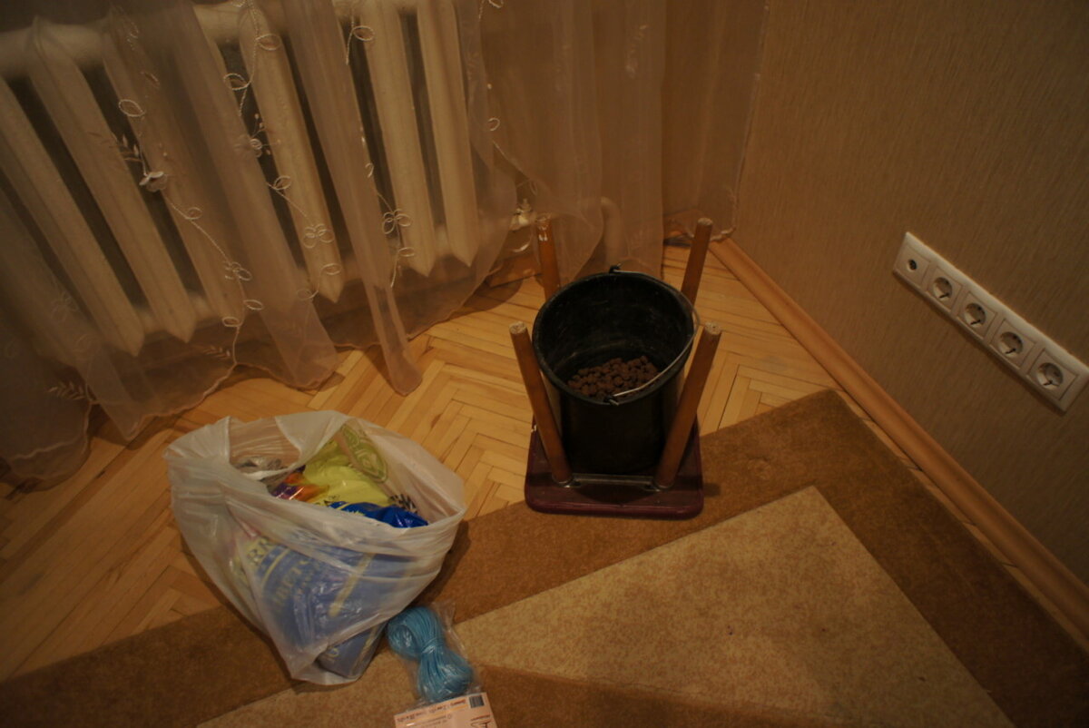 Перевёрнутый табурет 