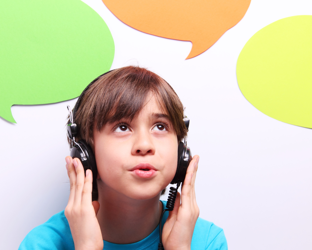 Ребенку не лень, у него просто нет мотивации, серьезной причины делать то, что ему предлагают. Первое, что нужно сделать взрослым - разобраться в причинах отсутствия интереса, а также понять, действительно ли ему неинетерсно ничего или только то, что предлагаем и считаем важным мы?