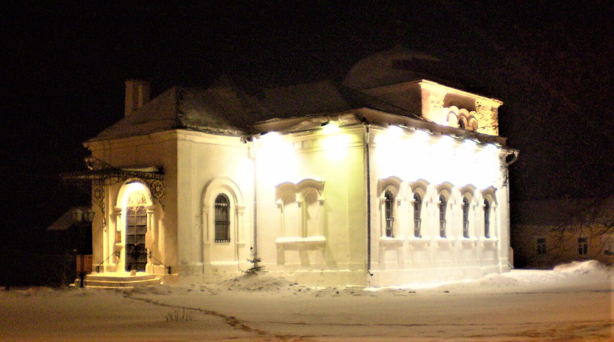 Церковь Николы Гостиного в Коломенском кремле. Построена в 1501 году.