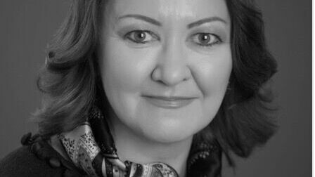     В Татарстане скончалась начальник управления по вопросам здравоохранения, спорта и формирования здорового образа жизни аппарата правительства республики Гузель Шакирова. Об этом стало известно «Бизнес Онлайн».