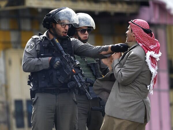   © AP Photo / Nasser Shiyoukhi