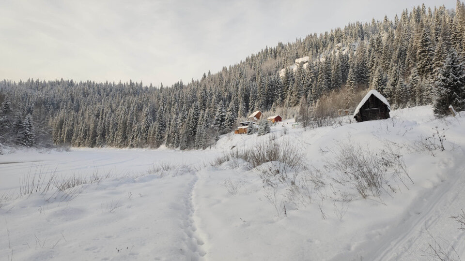 Начало пути. Если вы идете в первый раз — учитывайте, что до путь по смотровой площадки на Чертов палец займет у вас примерно 1-1,2 часа