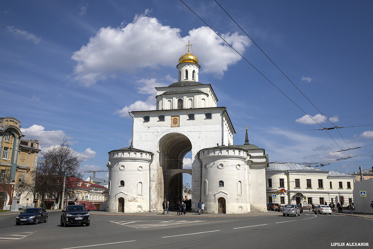 Владимир - город в России, административный центр Владимирской области и городского округа город Владимир. (GPS координаты:56.126863, 40.397039) 