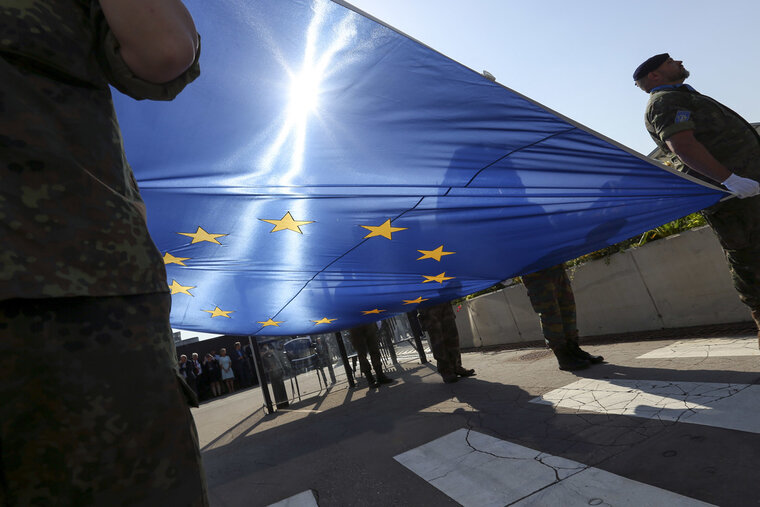    Предоставление Украине статуса кандидата в ЕС было политическим решением