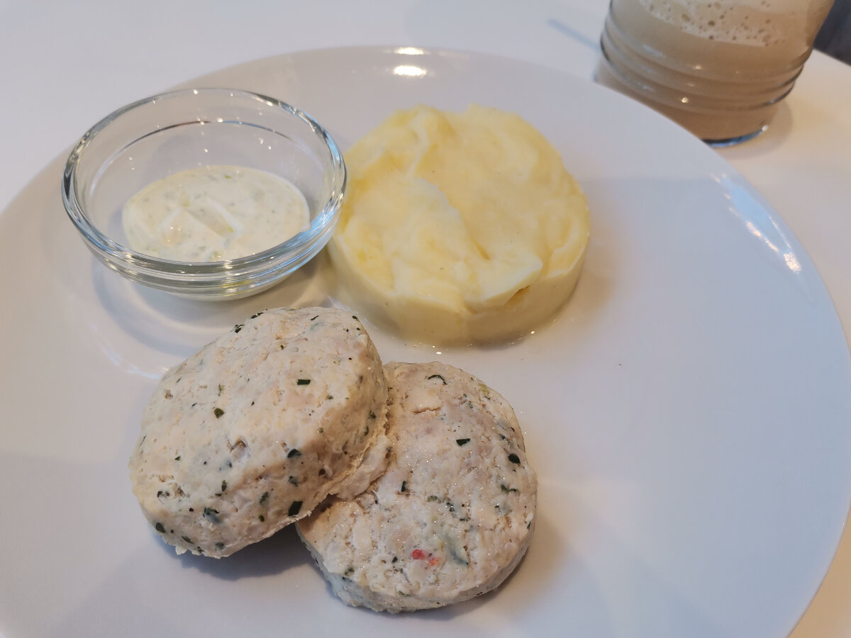 Котлетки с пюрешкой
