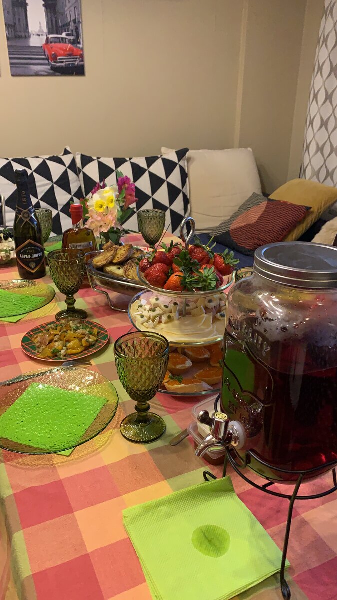 Стаканы и лимонадник купила на озон