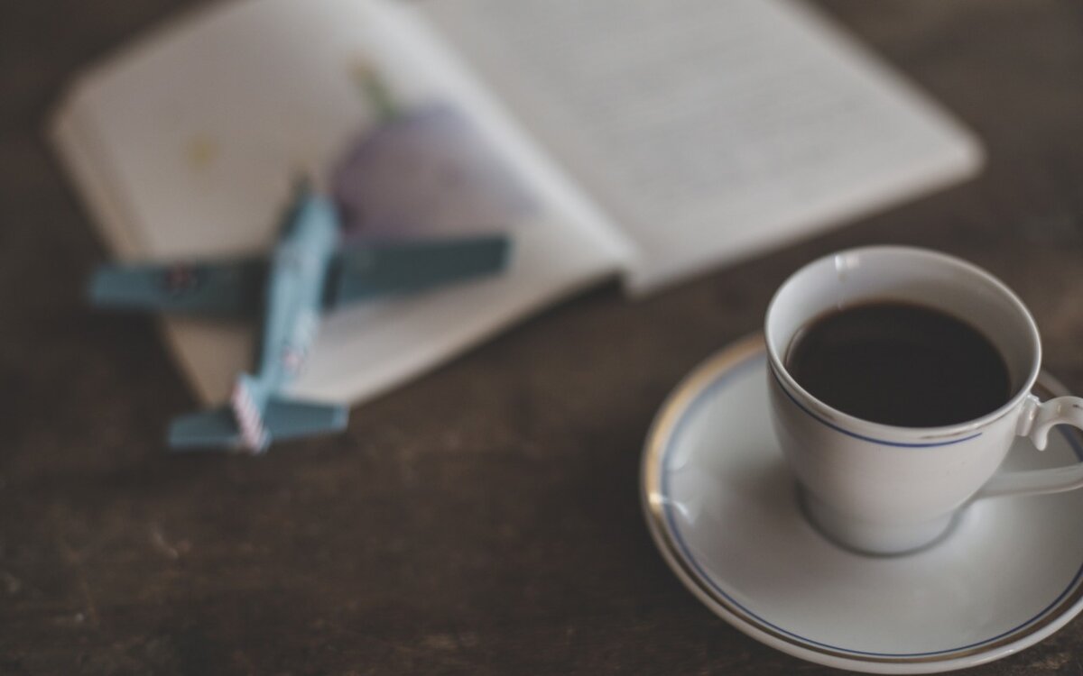  Кофе — важная утренняя часть вашей жизни, с него начинается каждый день: вы неторопливо варите его в турке к завтраку или днем, в перерыв забегаете в кофейню, а может быть, и вечером встречаетесь с