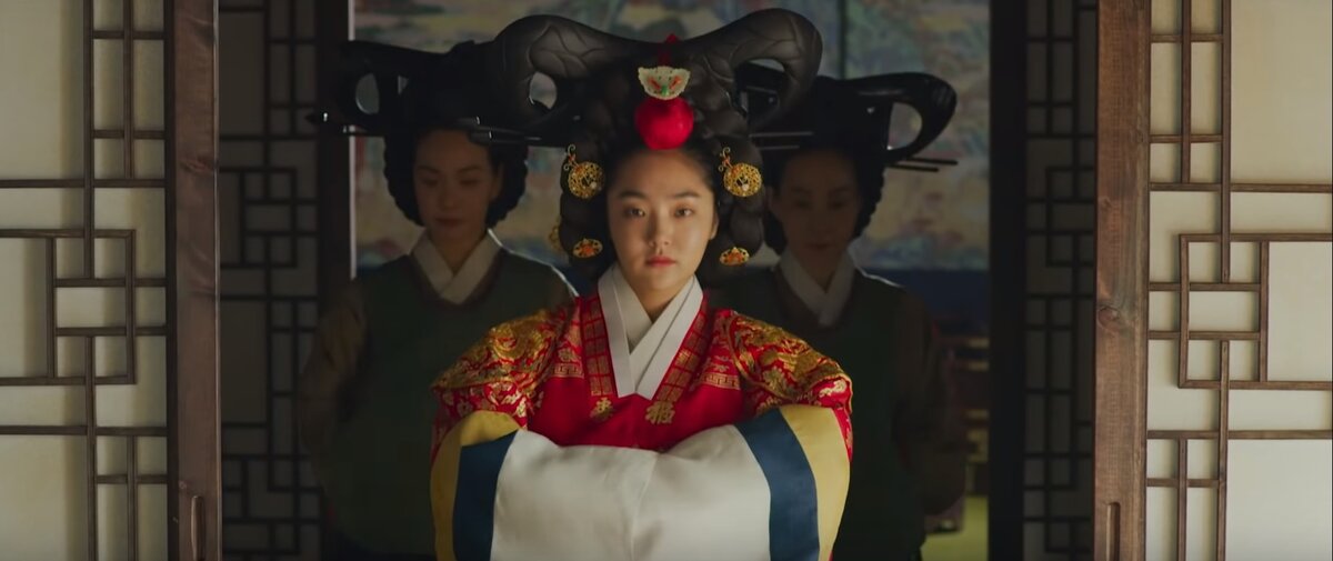 Королева, вся из себя попа карамельная