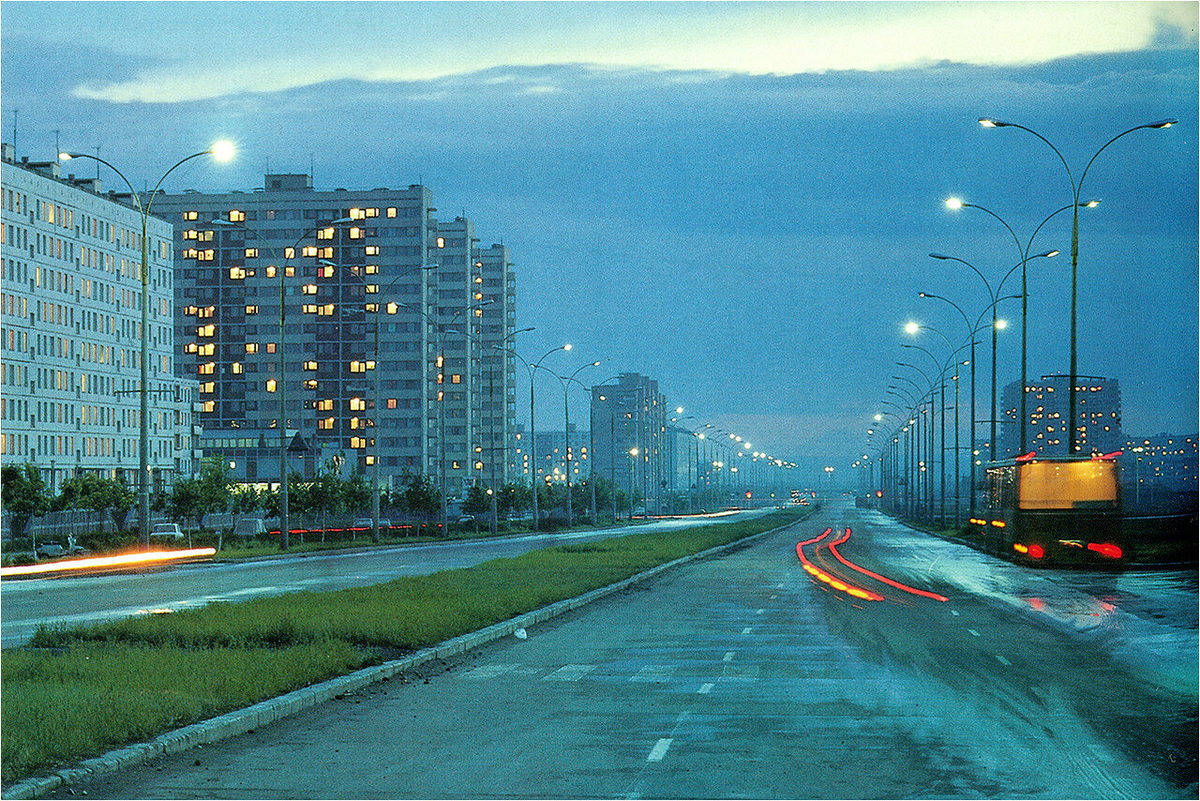 Тольятти 1990 год. Фон дорога. Население города Тольятти в 1990 году. Фото тальятья. Фотография города Тольятти 1990 по 2016.