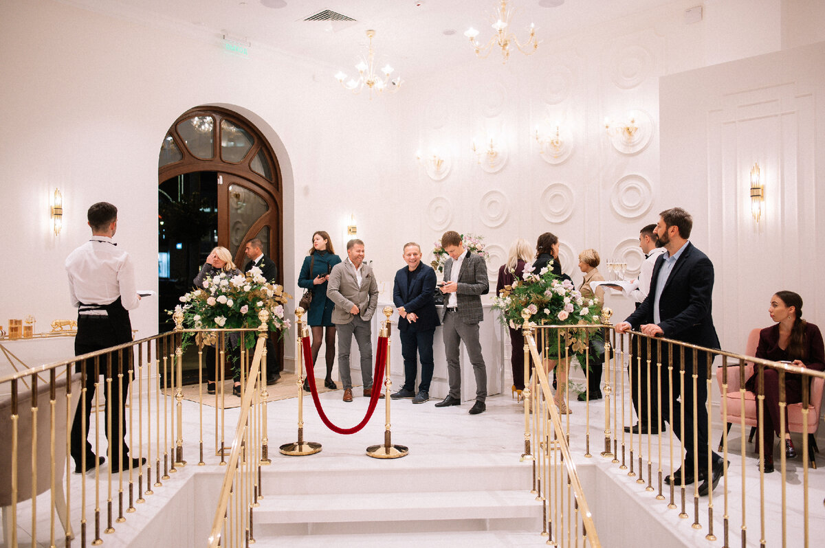 В Ожидании Гостей