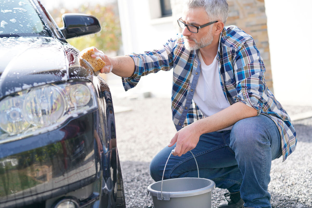 Tom washes his car. Car Washer man. Man washing car. Andy Wash his car in the Garden. The man is washing the car.