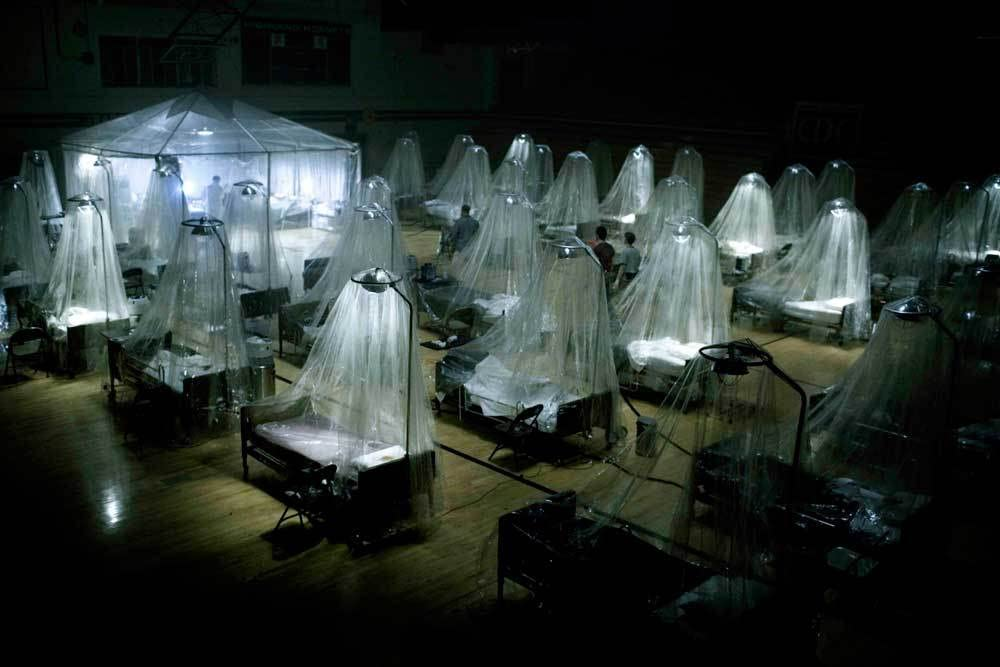 Кадр из фильма Carriers. Режиссеры: Давид Пастор и Алекс Пастор. Оператор: Бенуа Деби. Производство: Ivy Boy Productions, Likely Story, Paramount Vantage, This Is That Productions. Показ в России: Централ Партнершип