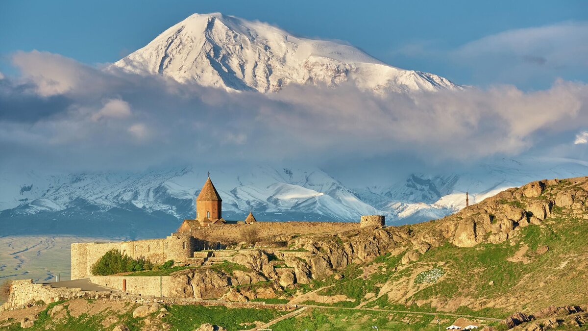 армения в конце апреля