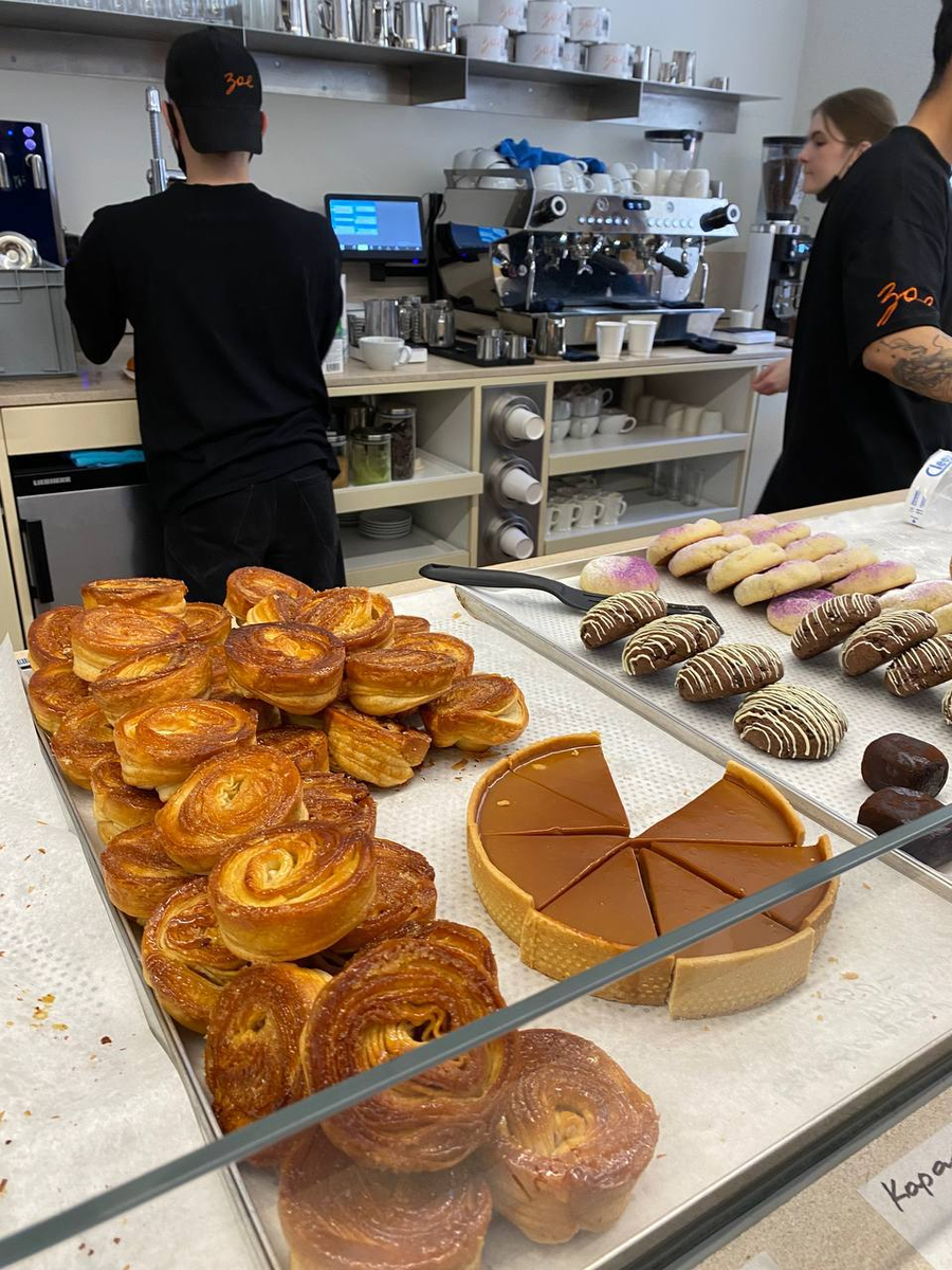 Кафе зое спб. Zoe пекарня санкт петербург пончик пищевая ценность. Зое пекарня спб. Пекарня zoe bakery спб. Zoe the bakery ул радищева 29 меню.