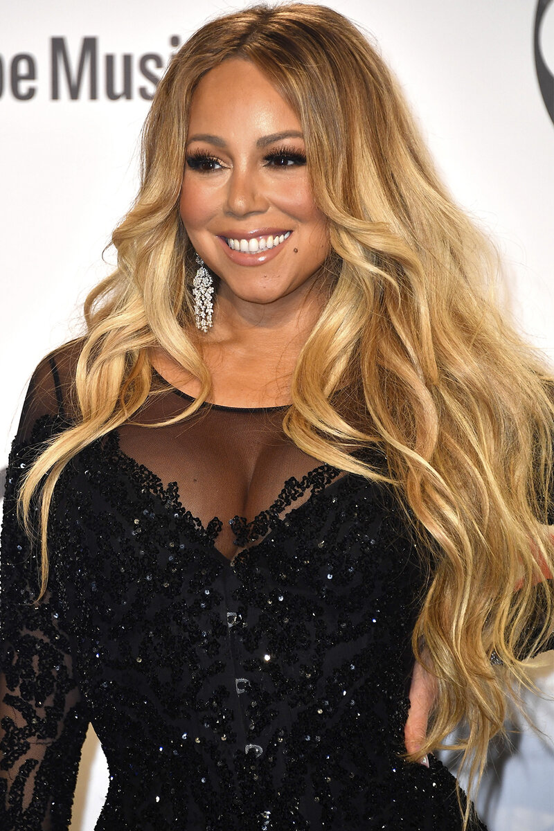     Мэрайя Кэри впервые показала, как она выглядит без макияжа и укладки