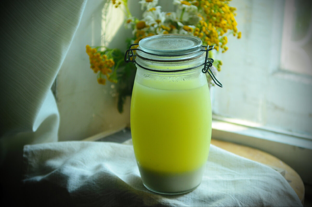 Молочная сыворотка полезные. Куда использовать сыворотку. Сыворотка молочная творожная. Куда использовать сыворотку. Сыворотка из творога.