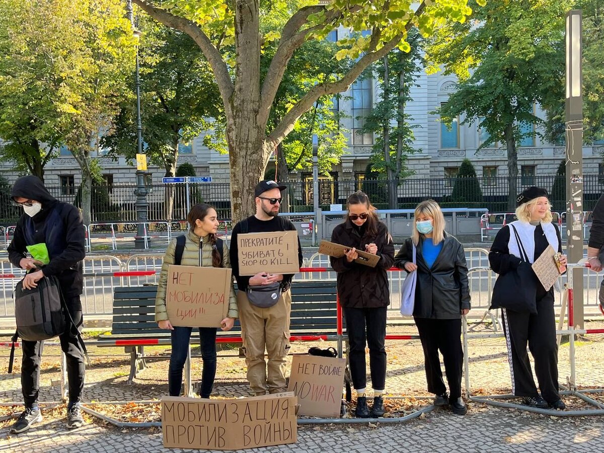 Митинг против мобилизации. Протесты в питере. Задержание протестующих. Акции против мобилизации в спб. Митинг против мобилизации.