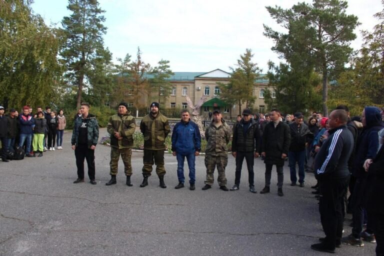    В Беляевском районе проводили на подготовку еще 8 мобилизованных мужчин Белов Михаил Александрович