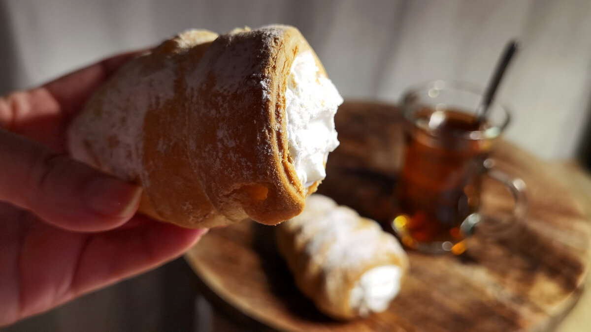 Вкусно. Словами не передать. Ох, съела сразу две. Прощай фигура.  